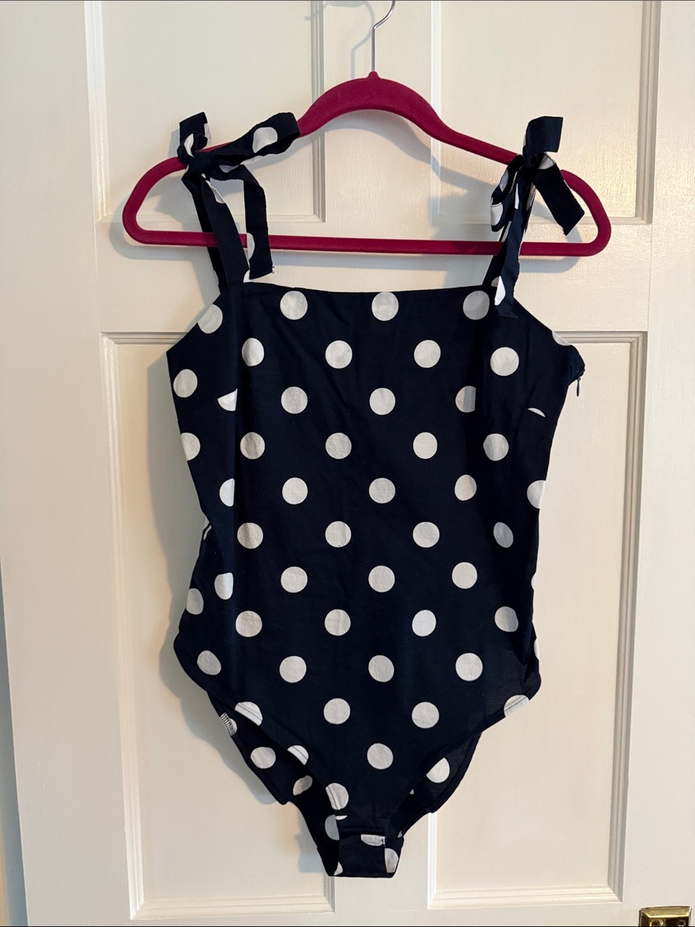 🫐Zara navy/white polka dot body suit with tie straps and side zip. Size L.